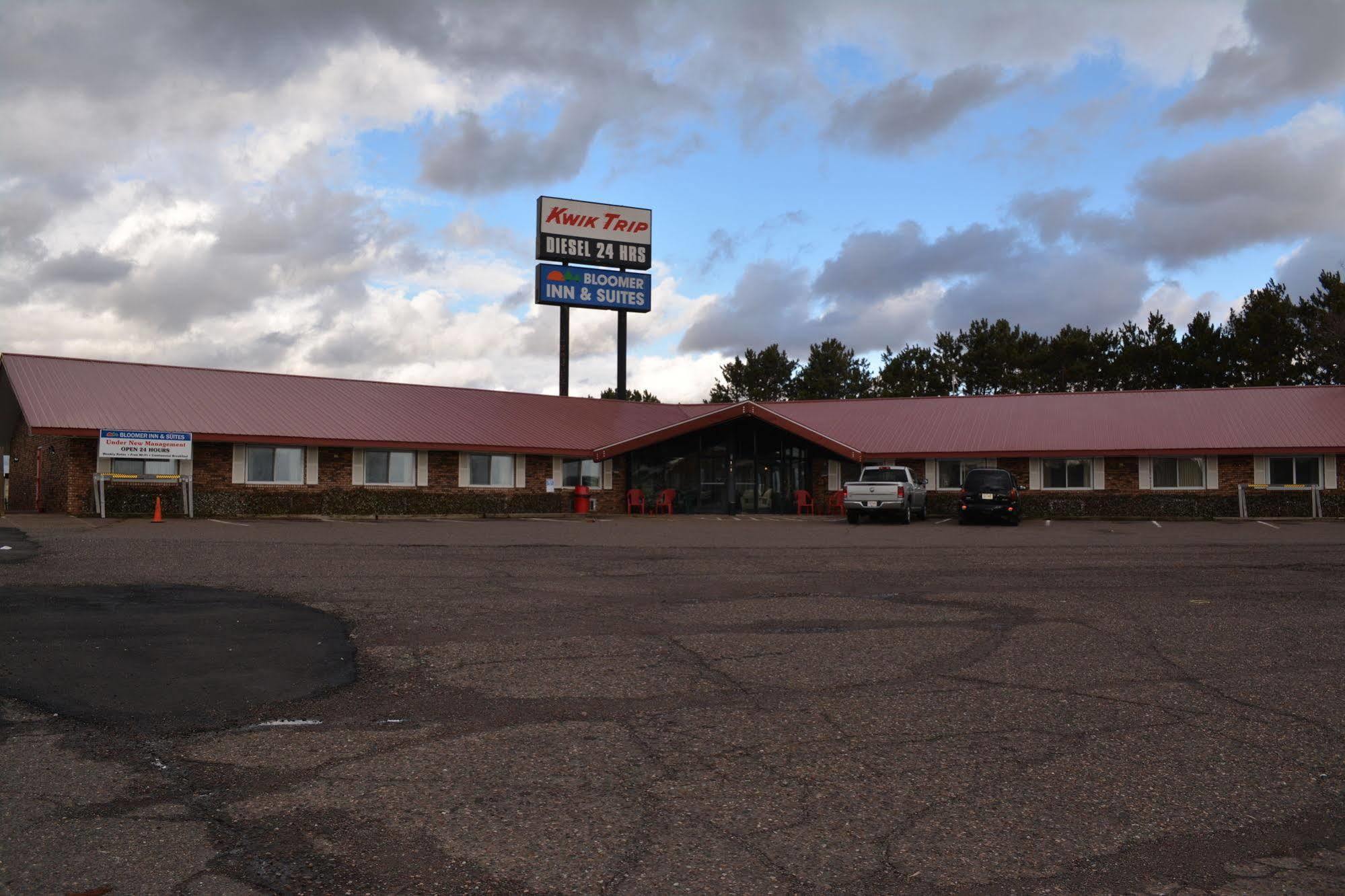 Bloomer Inn & Suites 외부 사진