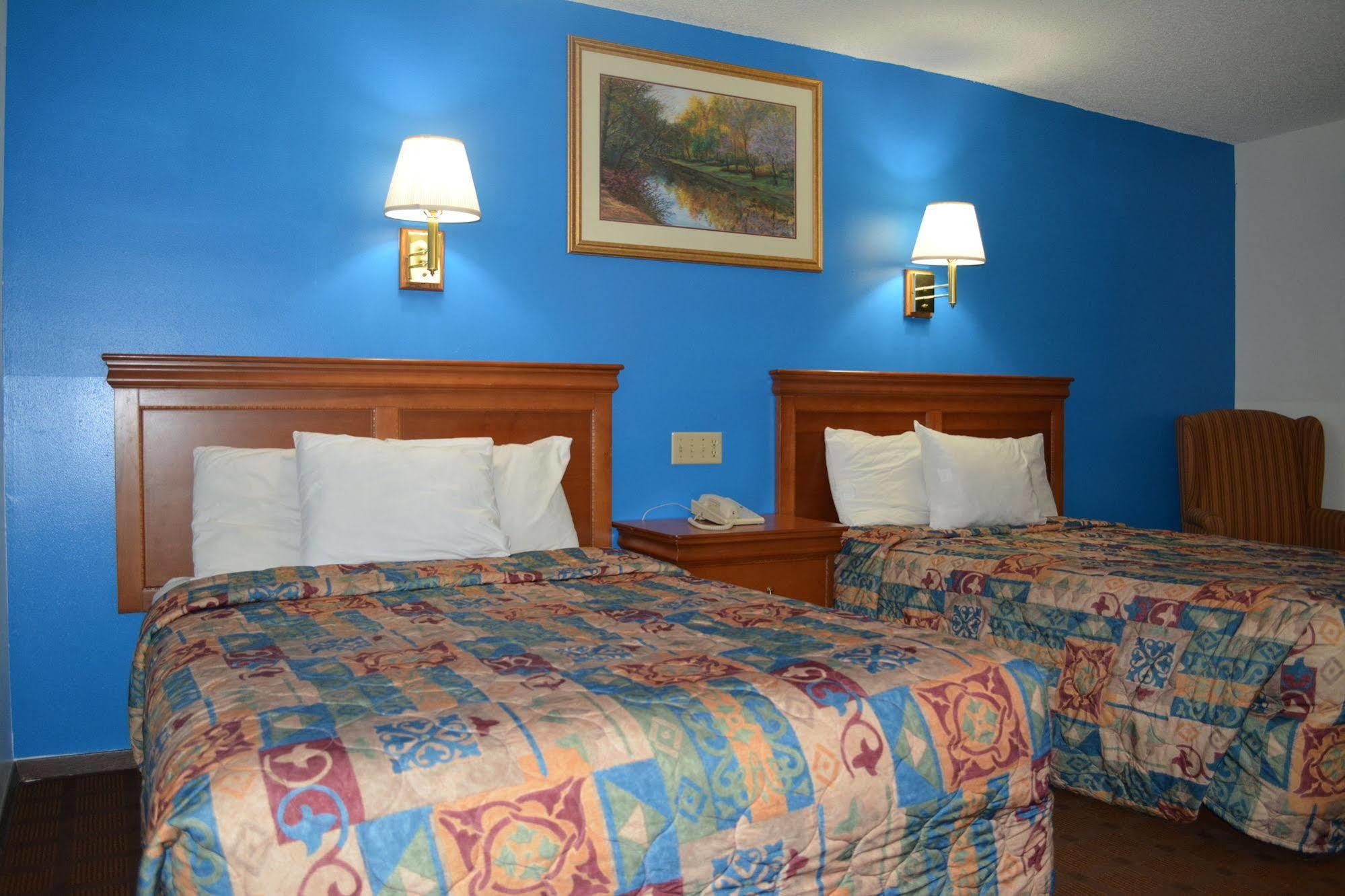 Bloomer Inn & Suites 외부 사진