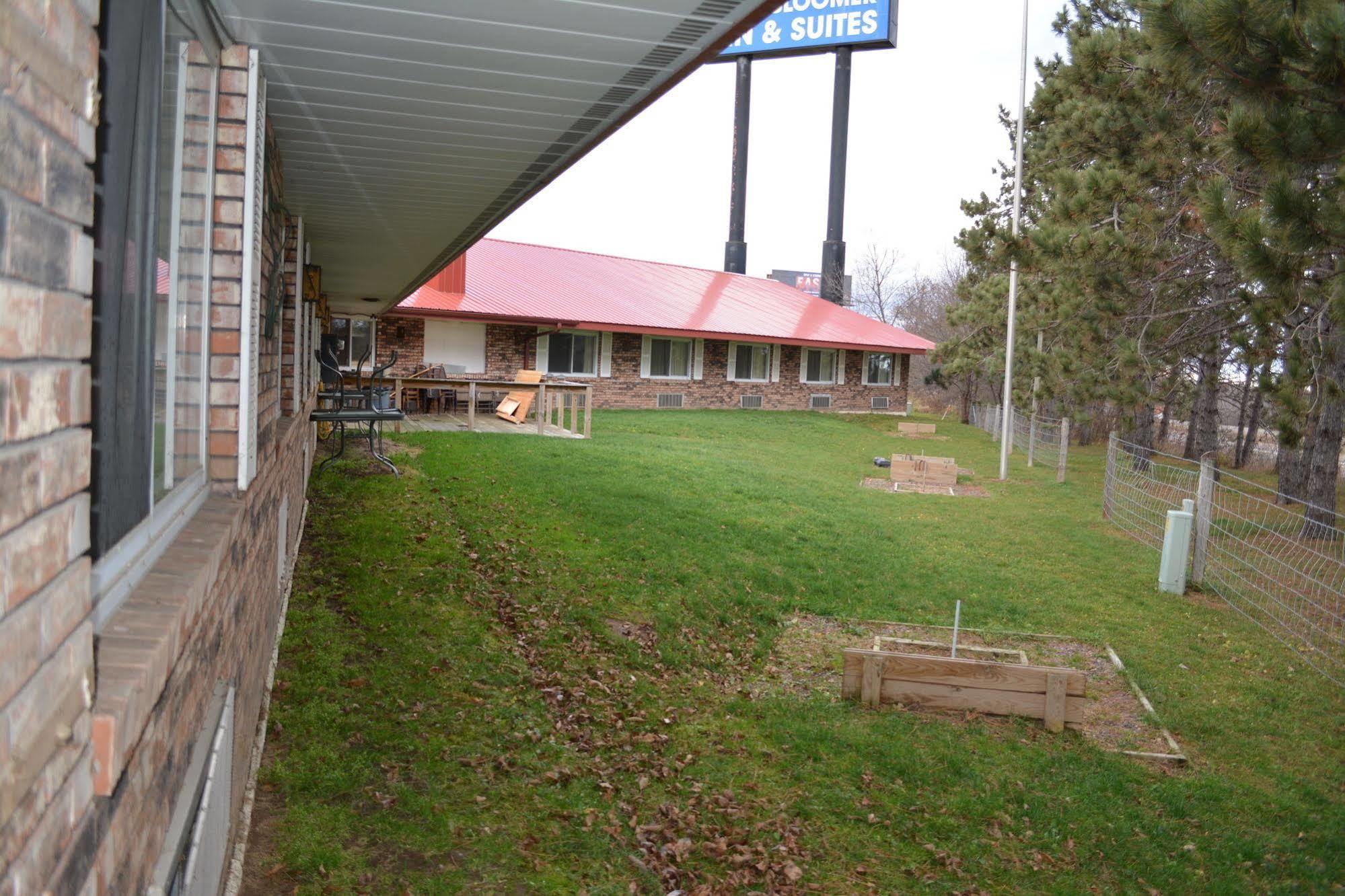 Bloomer Inn & Suites 외부 사진